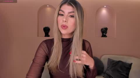 Mia Silva online show from 05.20.26