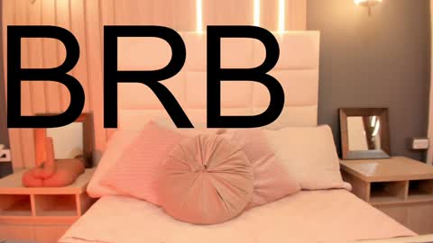 Snapshot of miasphencer chatting on 12.12.24 Mia online show from 12.12.24