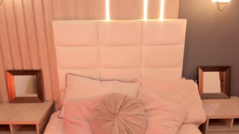 Snapshot of miasphencer chatting on 12.18.24 Mia online show from 12.18.24