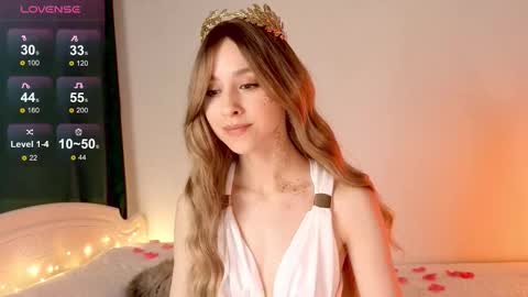 Snapshot of miasweetashoney chatting on 10.27.25 Mia online show from 10.27.25