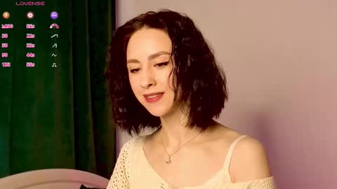 Snapshot of miasweetashoney chatting on 12.05.25 Mia online show from 12.05.25