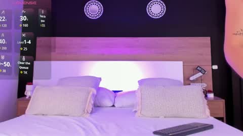 Snapshot of miataylorsweet chatting on 10.01.25 Mia online show from 10.01.25