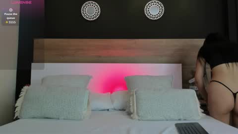 Snapshot of miataylorsweet chatting on 10.10.25 Mia online show from 10.10.25