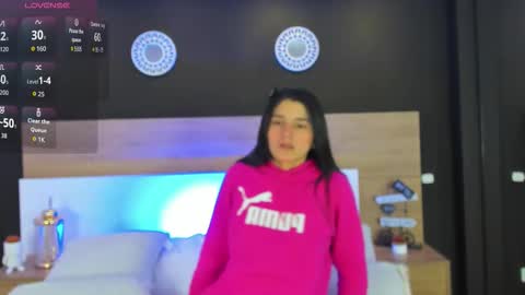 Snapshot of miataylorsweet chatting on 11.30.25 Mia online show from 11.30.25