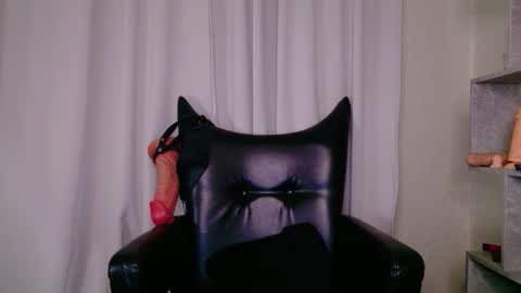 Snapshot of miaunicorn chatting on 03.03.26 Lana online show from 03.03.26