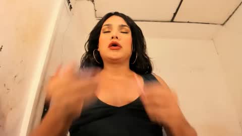 Snapshot of miavaniity54 chatting on 10.19.25 miavaniity54 online show from 10.19.25