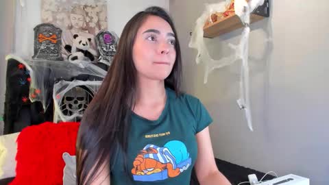 Snapshot of miavelvet1 chatting on 10.29.25 miavelvet1 online show from 10.29.25