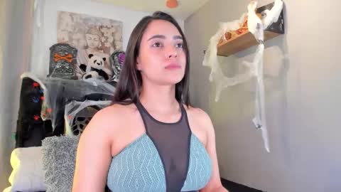 Snapshot of miavelvet1 chatting on 10.30.25 miavelvet1 online show from 10.30.25