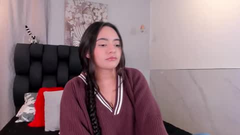 Snapshot of miavelvet1 chatting on 02.18.26 miavelvet1 online show from 02.18.26