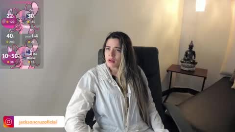 Mia Villalobos online show from 10.07.25
