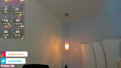 Mia Villalobos online show from 10.25.25