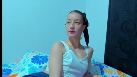  Chloe  online show from 04.13.26