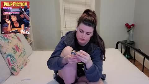 Snapshot of miawallace__ chatting on 03.01.26 Mia online show from 03.01.26