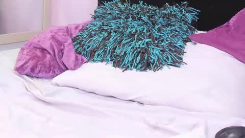 Snapshot of miaweiss chatting on 01.21.25 MiaWeiss online show from 01.21.25