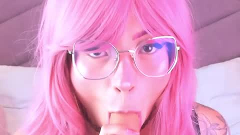 MiaWeiss online show from 03.24.26