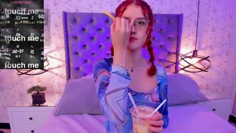 Mia winx  online show from 12.19.24