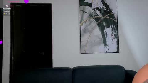 Mia online show from 12.18.25