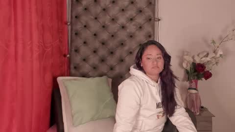 Snapshot of micaelahott_ chatting on 03.08.25 micaelahott_ online show from 03.08.25