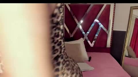 Snapshot of micaelahott_ chatting on 11.11.25 micaelahott_ online show from 11.11.25