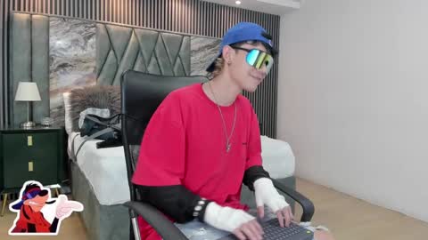 Snapshot of michaeel_blue chatting on 10.31.25 Michael online show from 10.31.25