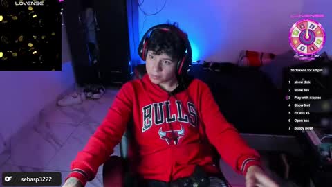 michael independent model  online show from 01.28.25