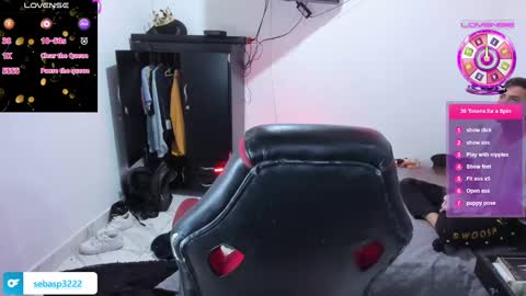 michael independent model  online show from 02.15.25