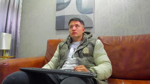 MichaelConnor  online show from 01.04.25