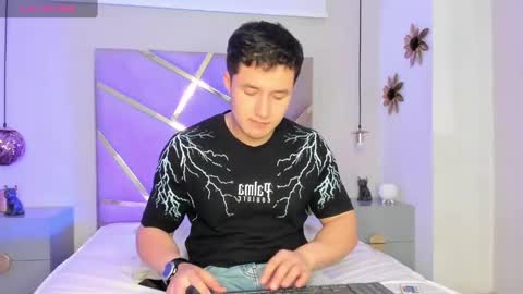 MichaelConnor  online show from 02.04.25