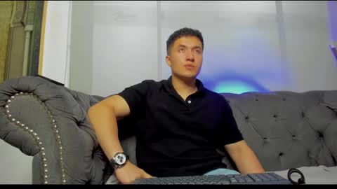 MichaelConnor  online show from 02.11.25