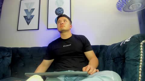 MichaelConnor  online show from 02.18.25