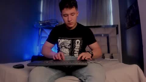 MichaelConnor  online show from 03.11.25