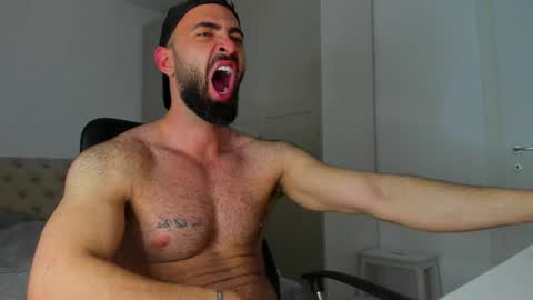 MichaelEvansx online show from 05.10.26