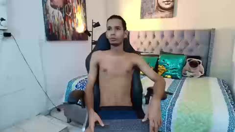 Snapshot of michaell_bellk_ chatting on 10.18.25 michaell_bellk_ online show from 10.18.25