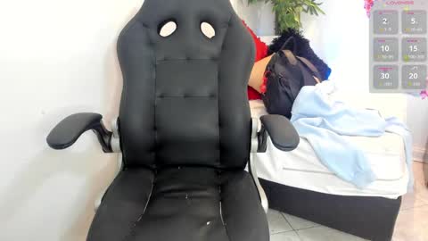 michel_lopez18 online show from 09.23.25