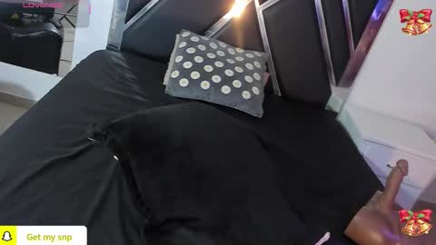 Snapshot of michellelewiss_ chatting on 11.27.25 Michelle online show from 11.27.25