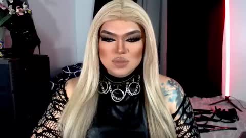 Snapshot of michellevixen921 chatting on 11.02.25 Michelle online show from 11.02.25