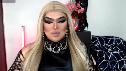 Snapshot of michellevixen921 chatting on 11.16.25 Michelle online show from 11.16.25