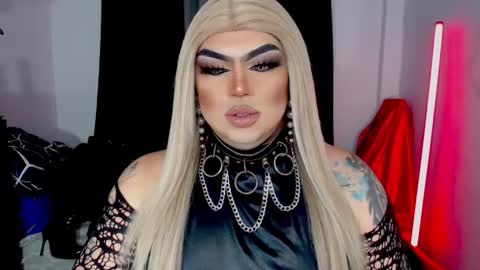 Snapshot of michellevixen921 chatting on 12.05.25 Michelle online show from 12.05.25