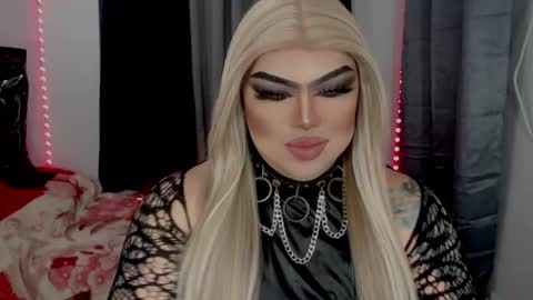 Snapshot of michellevixen921 chatting on 12.17.25 Michelle online show from 12.17.25