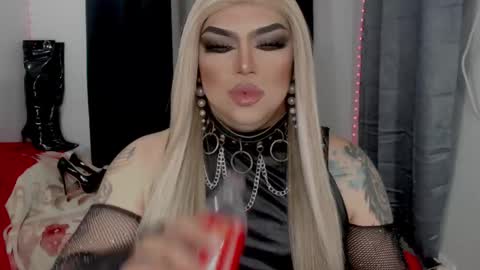 Snapshot of michellevixen921 chatting on 12.17.25 Michelle online show from 12.17.25