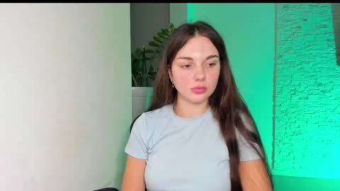 Michellee online show from 11.04.25