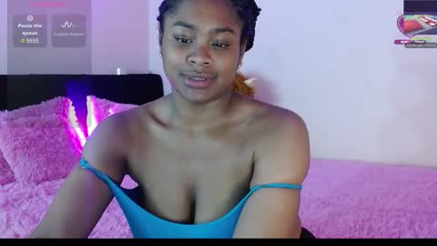 michellmoon1 online show from 10.21.25