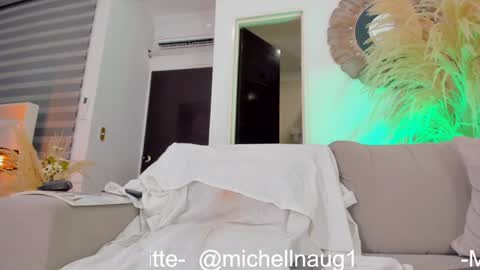 Snapshot of michellnaug chatting on 02.08.25 MICHELNAUG    online show from 02.08.25