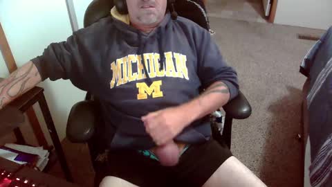 Snapshot of michigan_daddy chatting on 10.09.25 TattedInDetroit online show from 10.09.25