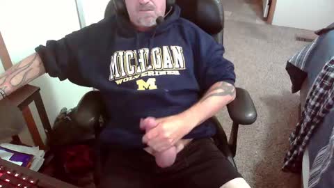 Snapshot of michigan_daddy chatting on 10.17.25 TattedInDetroit online show from 10.17.25