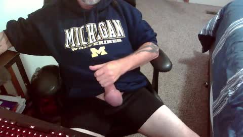 Snapshot of michigan_daddy chatting on 10.18.25 TattedInDetroit online show from 10.18.25