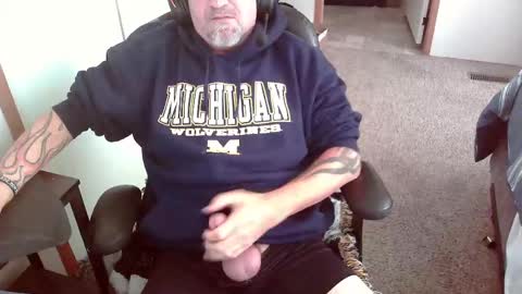 Snapshot of michigan_daddy chatting on 11.10.25 TattedInDetroit online show from 11.10.25