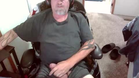 Snapshot of michigan_daddy chatting on 11.11.25 TattedInDetroit online show from 11.11.25