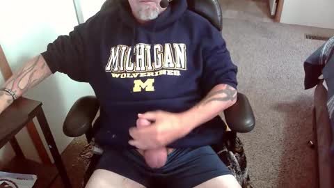 Snapshot of michigan_daddy chatting on 11.19.25 TattedInDetroit online show from 11.19.25