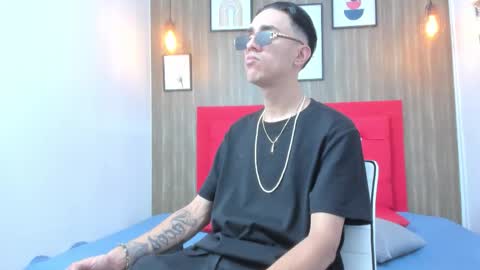 mick_johnsonn online show from 11.17.25